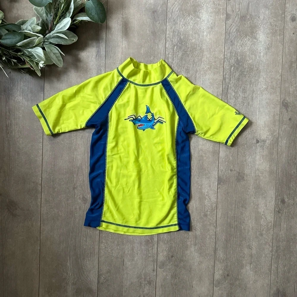 UV Skinz UPF 50+ Vibrant Boys Rash Guard Swim Top Size 6 Smiling Shark Two